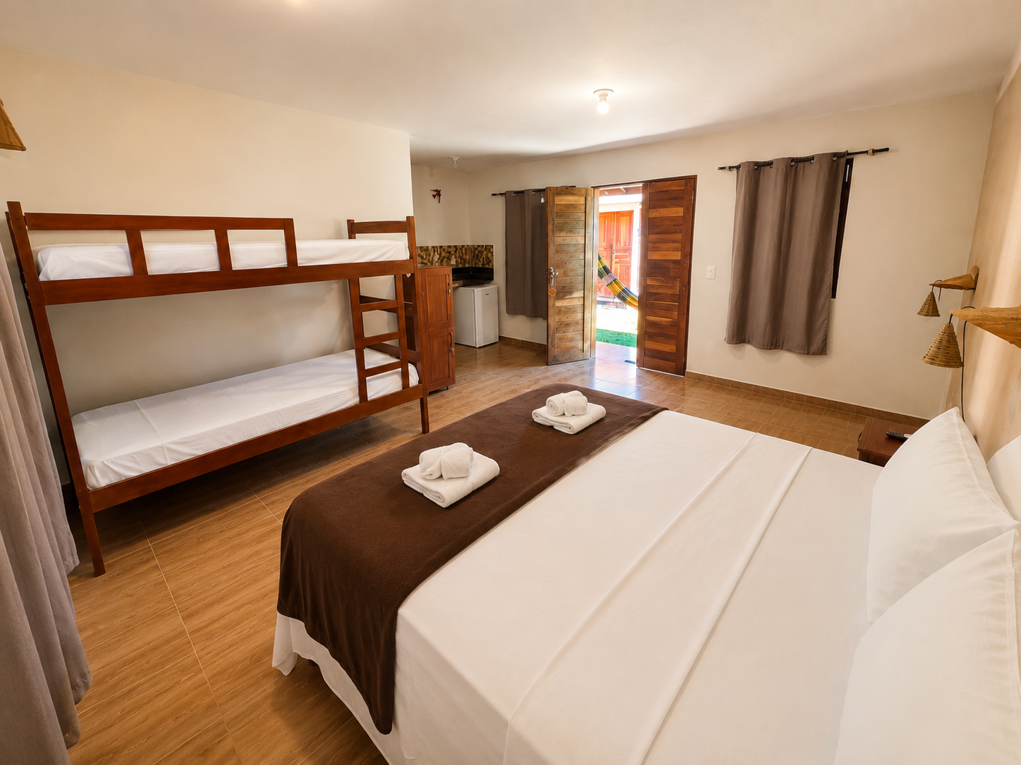 Quarto Quádruplo Confort com cama King e beliche